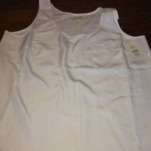 White tank top with pocket